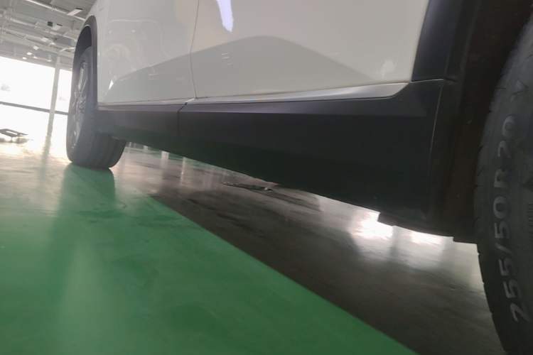 Used Nio ES8 2020 415 km Range 6-Seater Version Left Side Sill