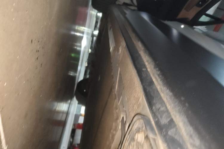 Used Nio ES8 2020 580 km Range Signature Edition Six-Seater Version Left Side Sill