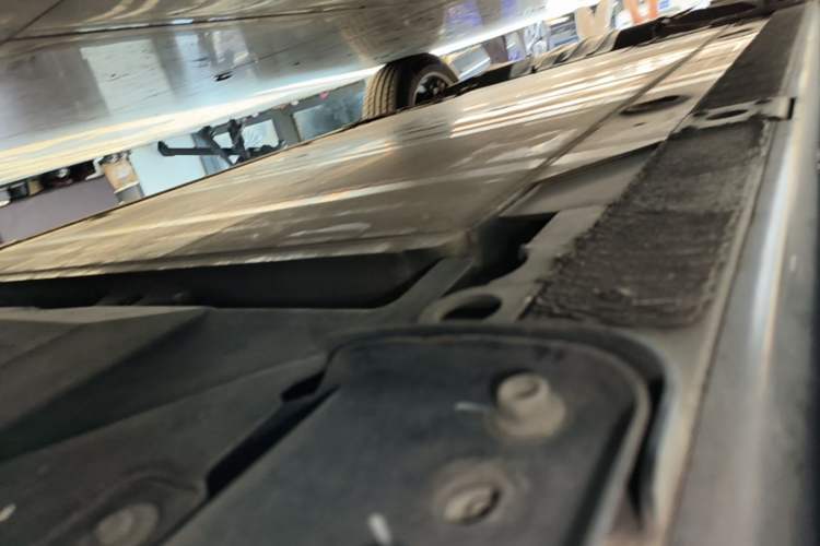 Used Nio ES8 2020 415 km Range 6-Seater Version Left Side Sill