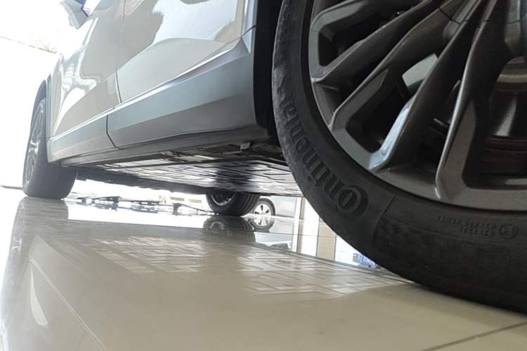 Used Nio ES8 2020 415 km Range 7-Seater Version Left Side Sill