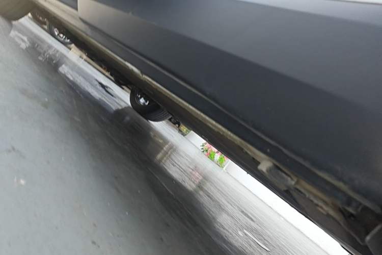 Used Nio ES8 2020 580 km Signature Edition 7-Seater Version Left Side Sill
