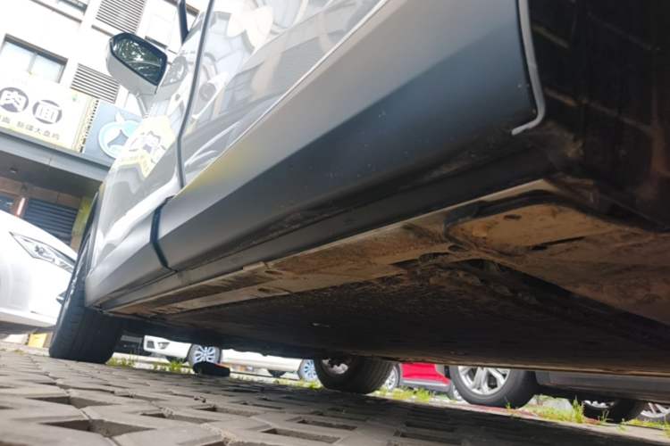 Used Nio ES8 2020 580 km Range 7-Seater Version Left Side Sill