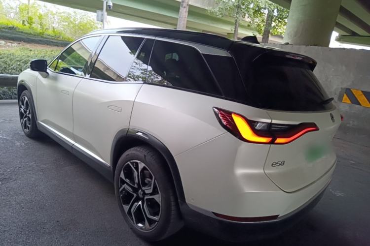 Used Nio ES8 2020 580 km Range Signature Edition Six-Seater Version Rear Left 45 Deg