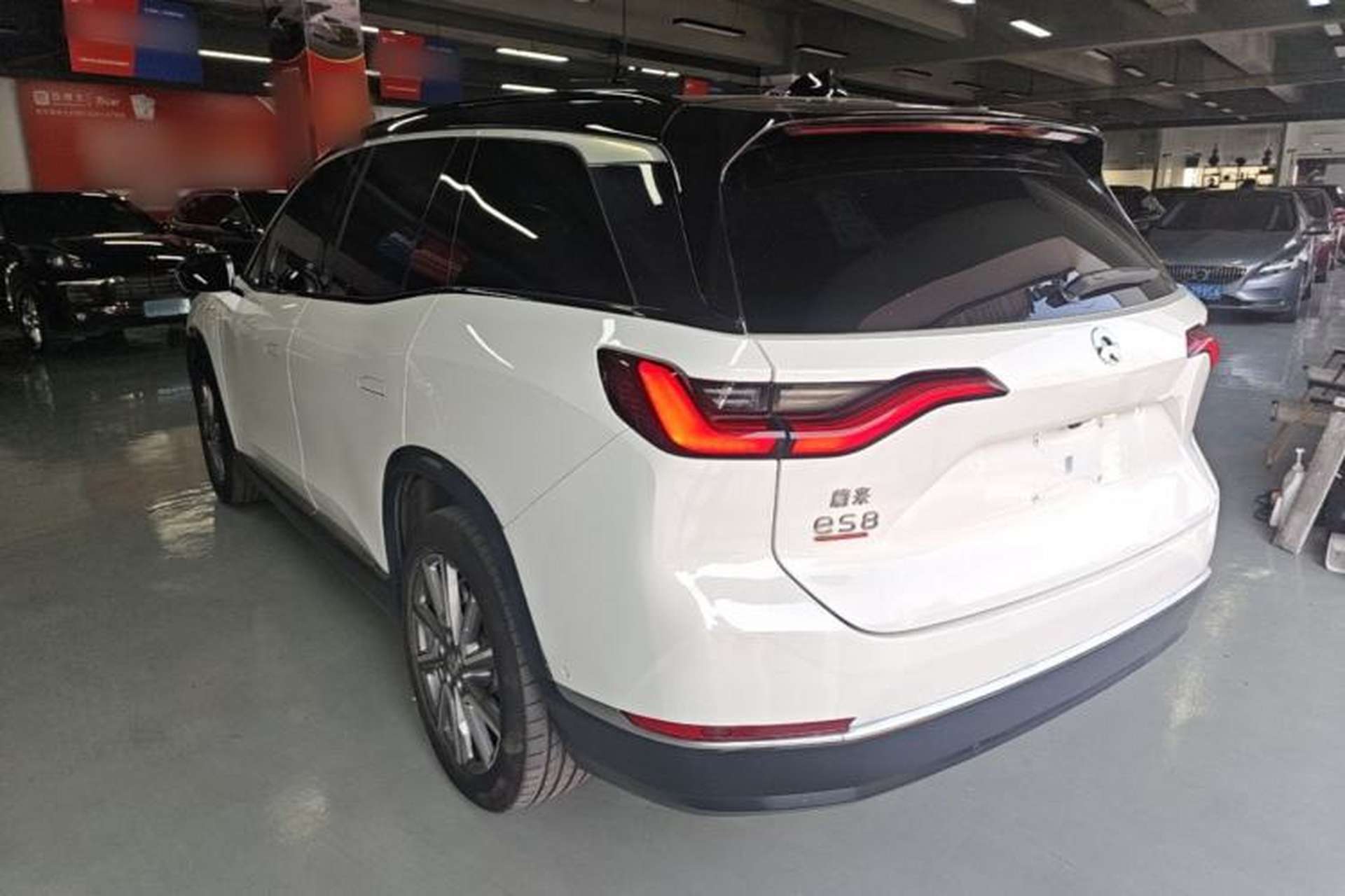 Used Nio ES8 2020 580 km Range 7-Seater Version Rear Left 45 Deg