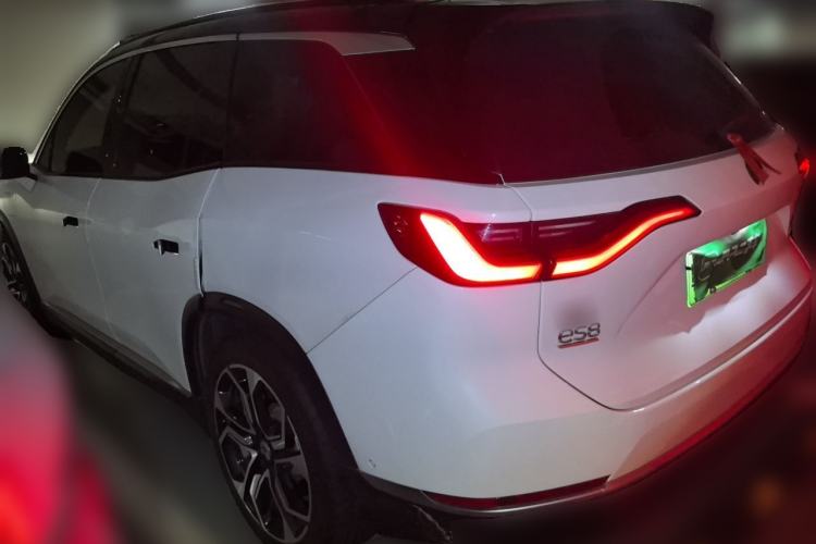 Used Nio ES8 2020 580 km Range Signature Edition Six-Seater Version Rear Left 45 Deg
