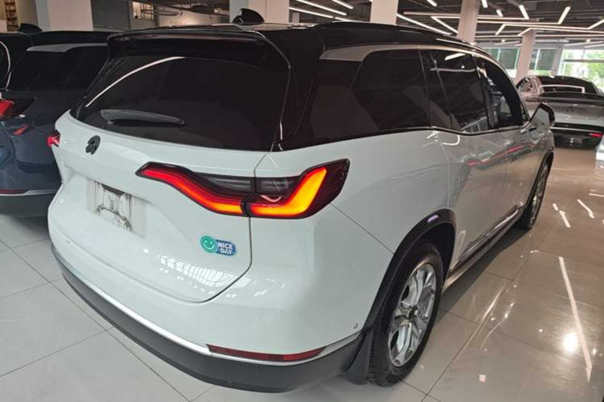 Used Nio ES8 2020 580 km Range 7-Seater Version Rear Right 45 Deg