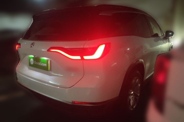 Used Nio ES8 2020 415 km Range 6-Seater Version Rear Right 45 Deg