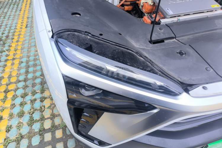 Used Nio ES8 2020 415 KM Signature Edition 7-Seater Version Right Front Headlight