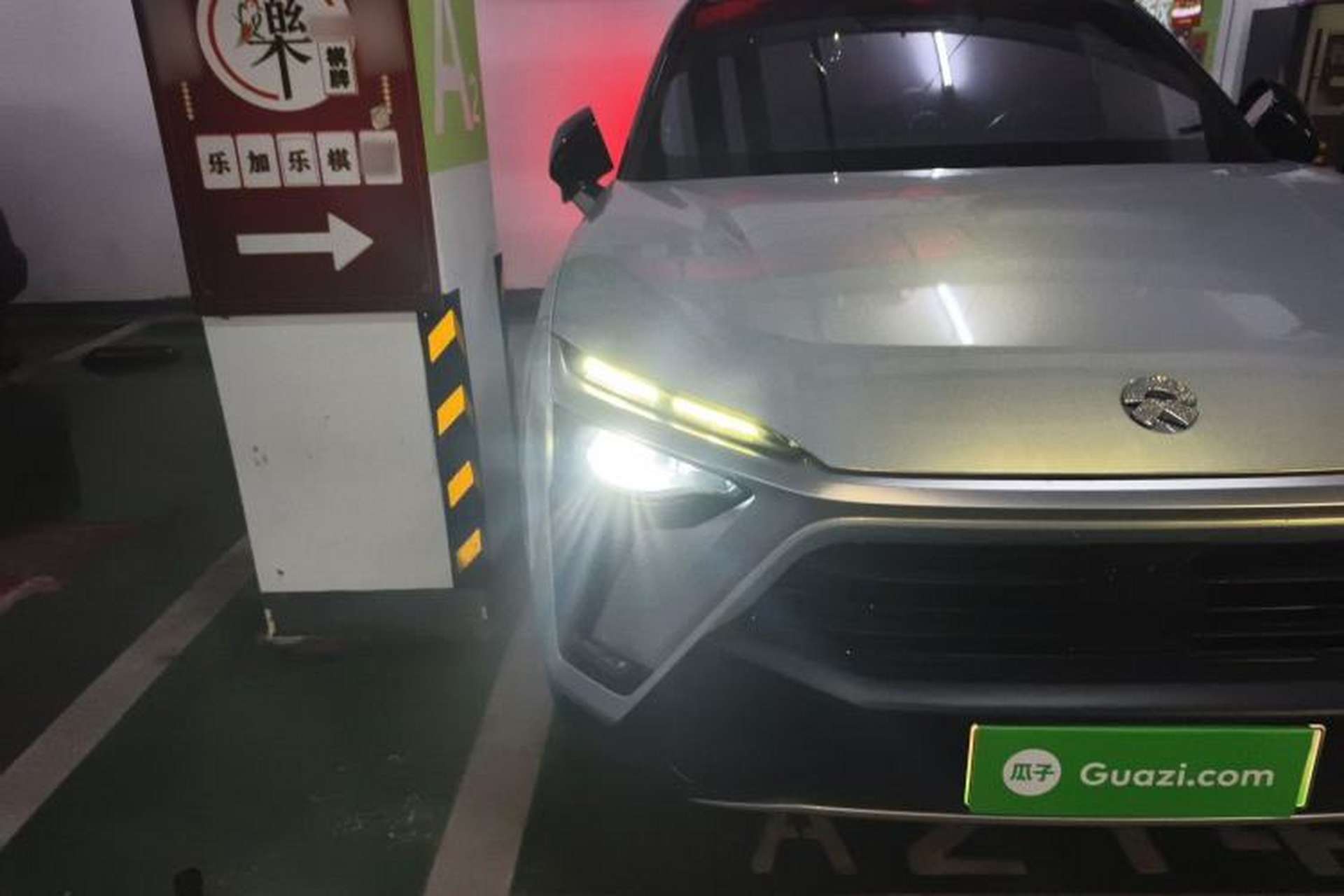 Used Nio ES8 2020 415 km Range 6-Seater Version Right Front Headlight