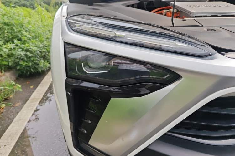 Used Nio ES8 2020 580 km Range Signature Edition Six-Seater Version Right Front Headlight