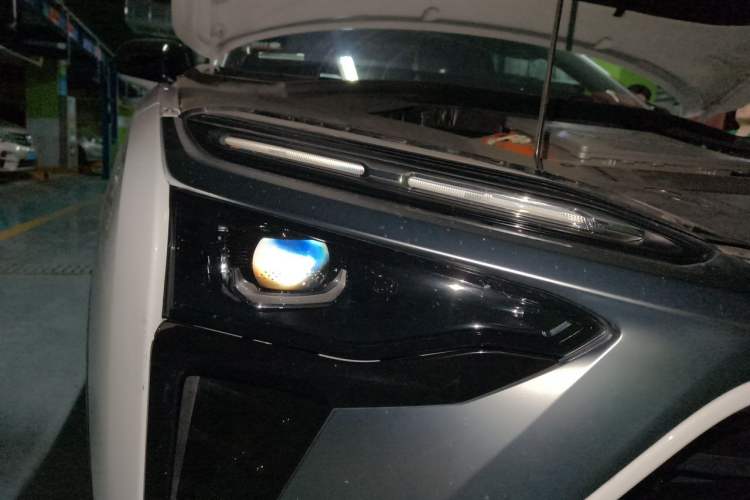 Used Nio ES8 2020 415 km Range 6-Seater Version Right Front Headlight