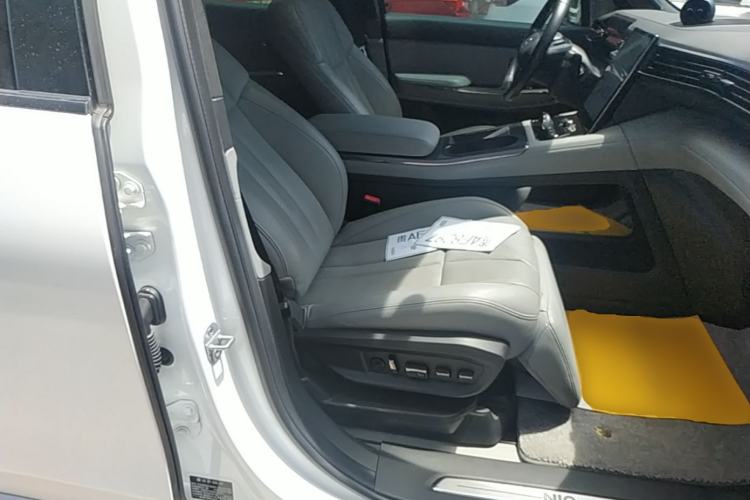 Used Nio ES8 2020 415 km Range 6-Seater Version Right Front Seat