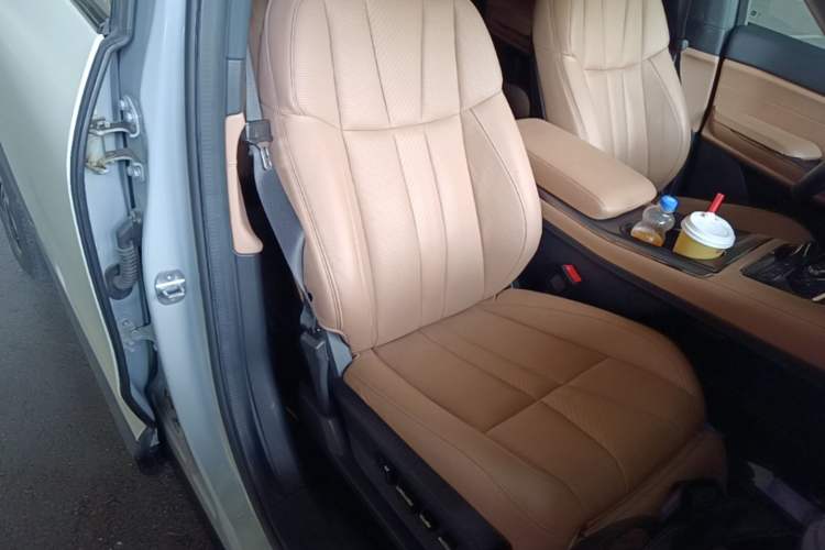 Used Nio ES8 2020 580 km Range Signature Edition Six-Seater Version Right Front Seat