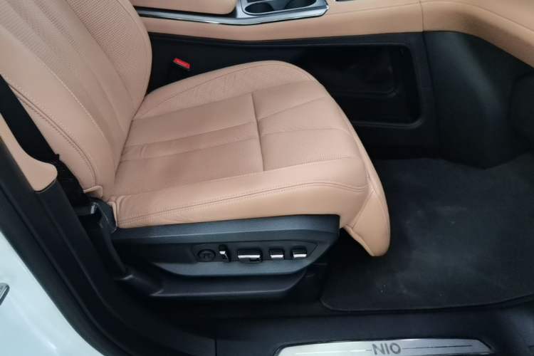 Used Nio ES8 2020 415 km Range 7-Seater Version Right Front Seat
