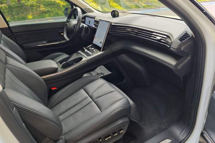 Used Nio ES8 2020 450KM Signature Edition Six-Seater Version Right Front Seat