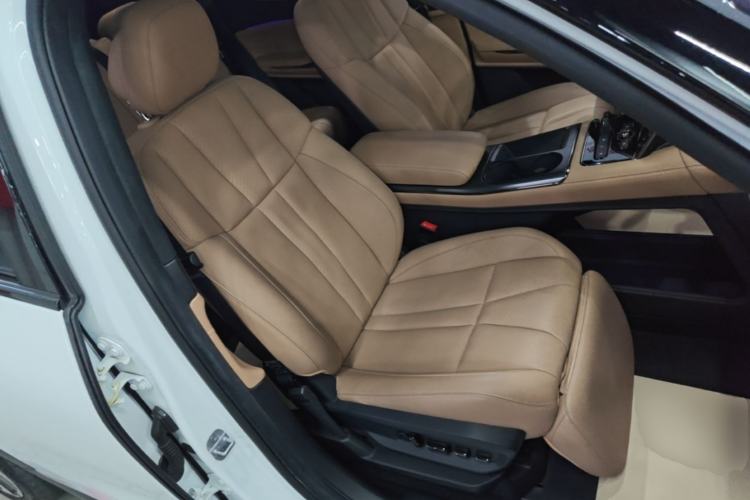 Used Nio ES8 2020 580 km Signature Edition 7-Seater Version Right Front Seat