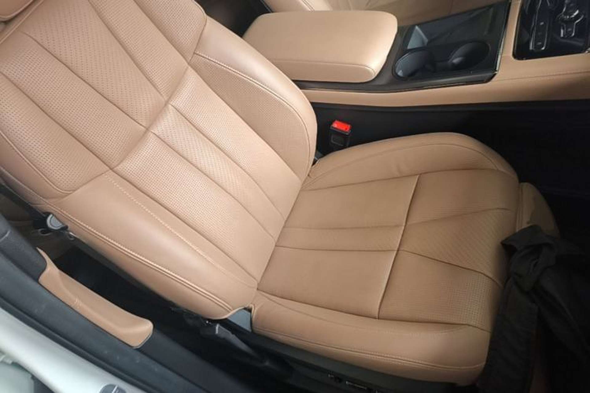 Used Nio ES8 2020 580 km Range Signature Edition Six-Seater Version Right Front Seat