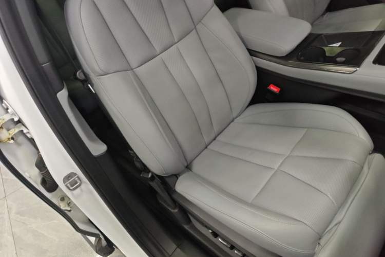 Used Nio ES8 2020 415 km Range 7-Seater Version Right Front Seat