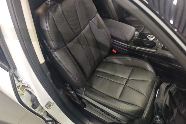 Used Nio ES8 2020 580 km Range 7-Seater Version Right Front Seat