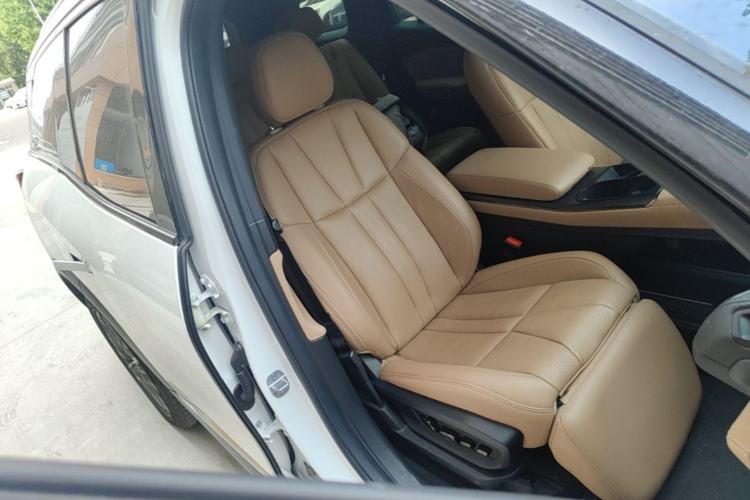 Used Nio ES8 2020 415 km Range 7-Seater Version Right Front Seat
