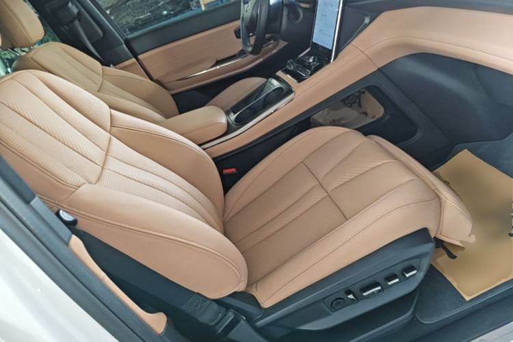 Used Nio ES8 2020 415 km Range 6-Seater Version Right Front Seat