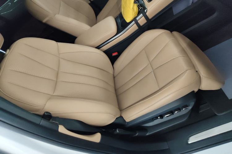Used Nio ES8 2020 415 km Range 6-Seater Version Right Front Seat