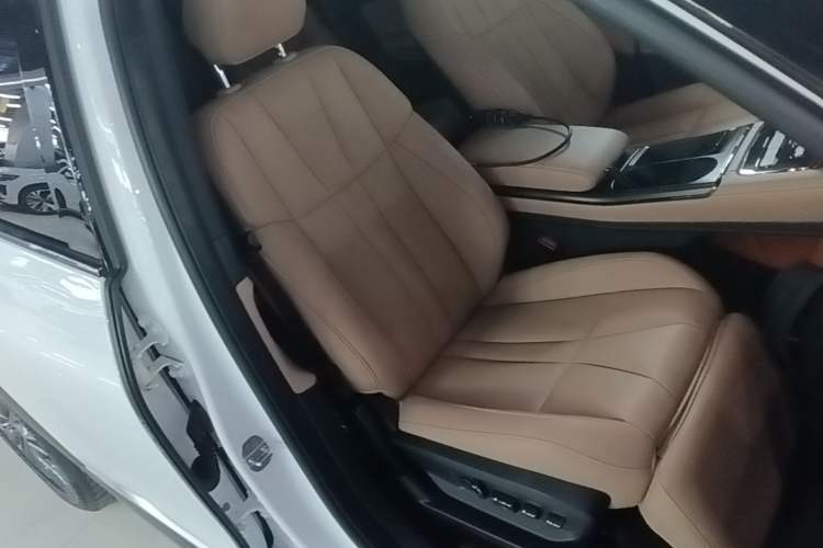 Used Nio ES8 2020 580 km Range Six-Seater Version Right Front Seat
