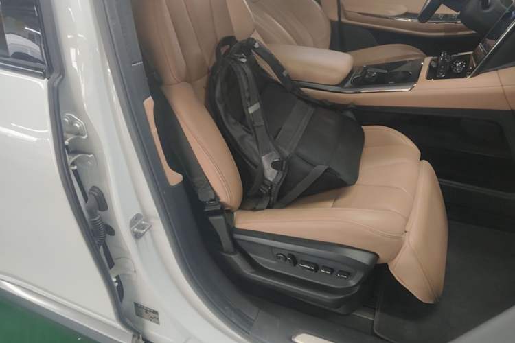 Used Nio ES8 2020 415 km Range 6-Seater Version Right Front Seat