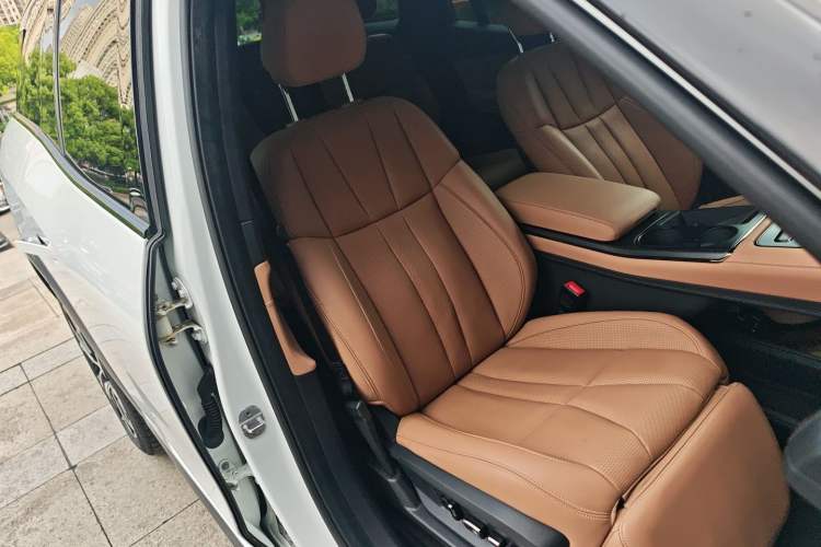 Used Nio ES8 2020 580 km Range Signature Edition Six-Seater Version Right Front Seat