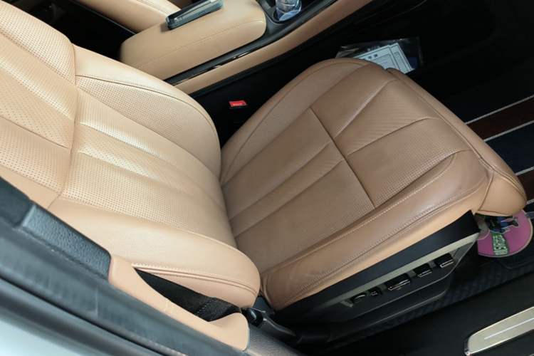 Used Nio ES8 2020 415 km Range 6-Seater Version Right Front Seat