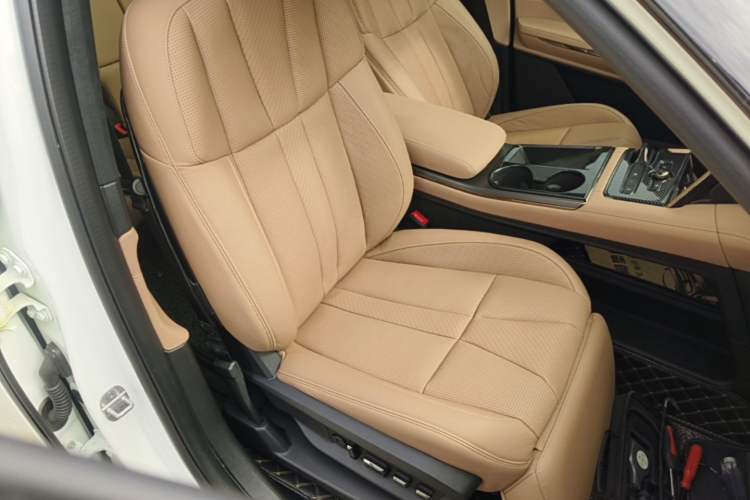 Used Nio ES8 2020 415 km Range 7-Seater Version Right Front Seat