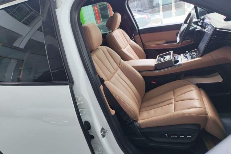 Used Nio ES8 2020 415 KM Signature Edition 7-Seater Version Right Front Seat