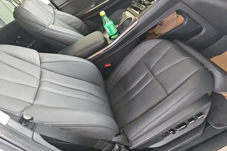 Used Nio ES8 2020 415 km Range 6-Seater Version Right Front Seat