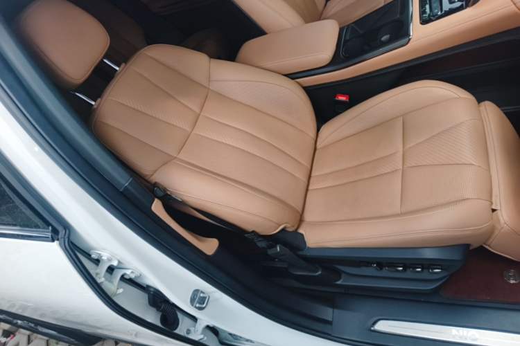 Used Nio ES8 2020 580 km Range 7-Seater Version Right Front Seat