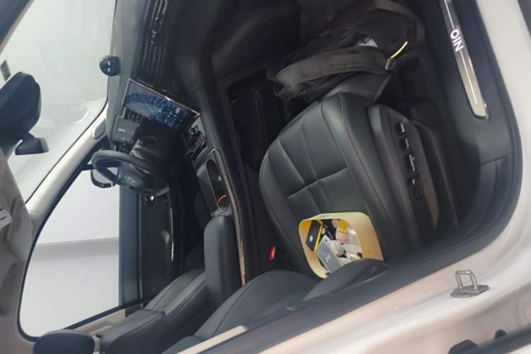 Used Nio ES8 2020 415 km Signature Edition 6-Seater Version Right Front Seat