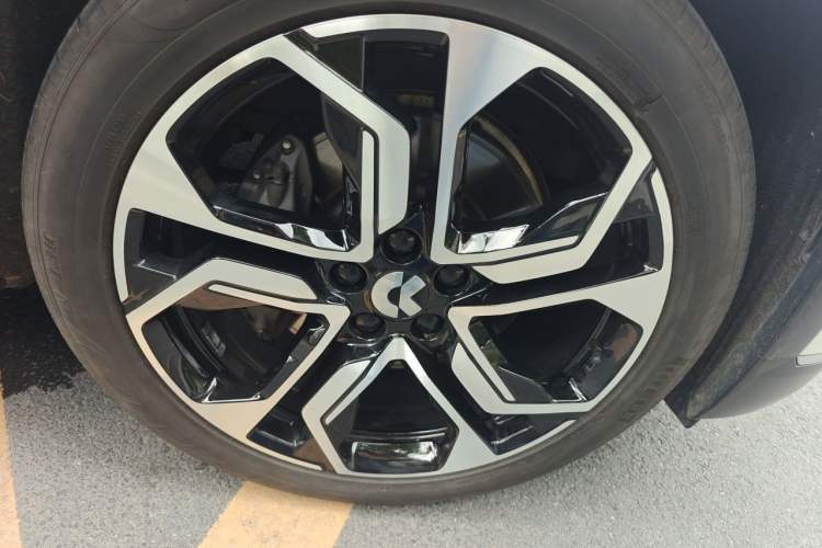Used Nio ES8 2020 580 km Range 7-Seater Version Right Front Wheel Hub