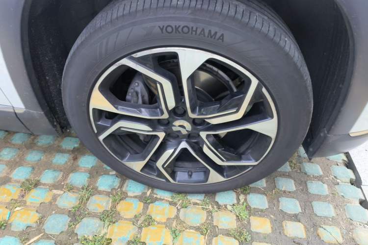 Used Nio ES8 2020 415 KM Signature Edition 7-Seater Version Right Front Wheel Hub