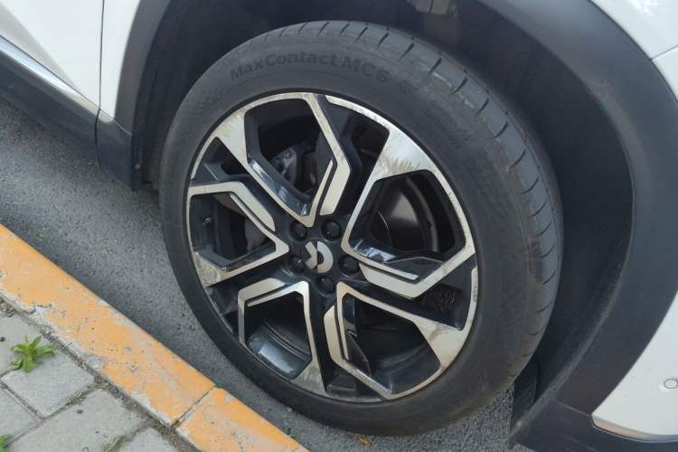 Used Nio ES8 2020 450 km Signature Edition 7-Seater Version Right Front Wheel Hub