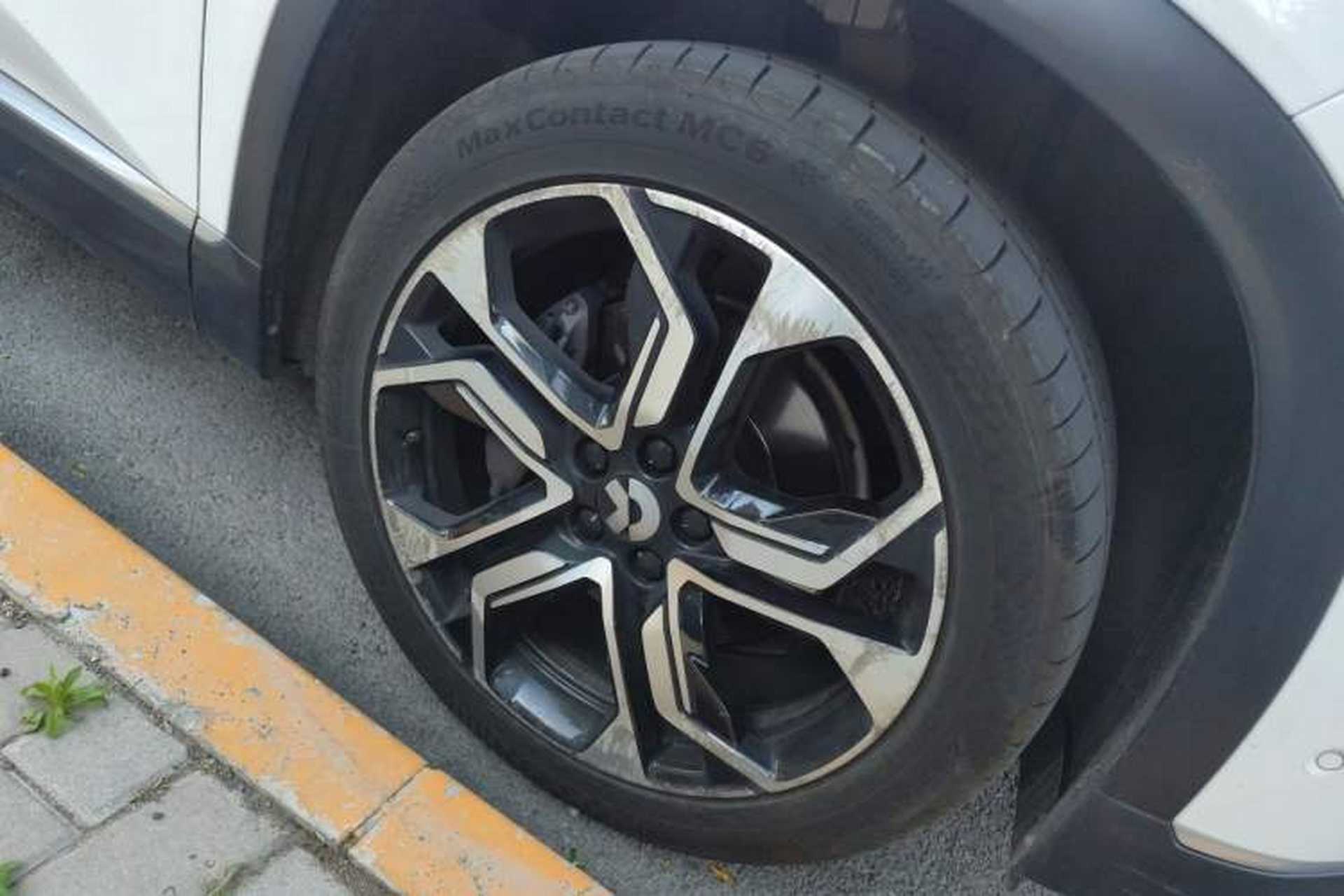 Used Nio ES8 2020 450 km Signature Edition 7-Seater Version Right Front Wheel Hub