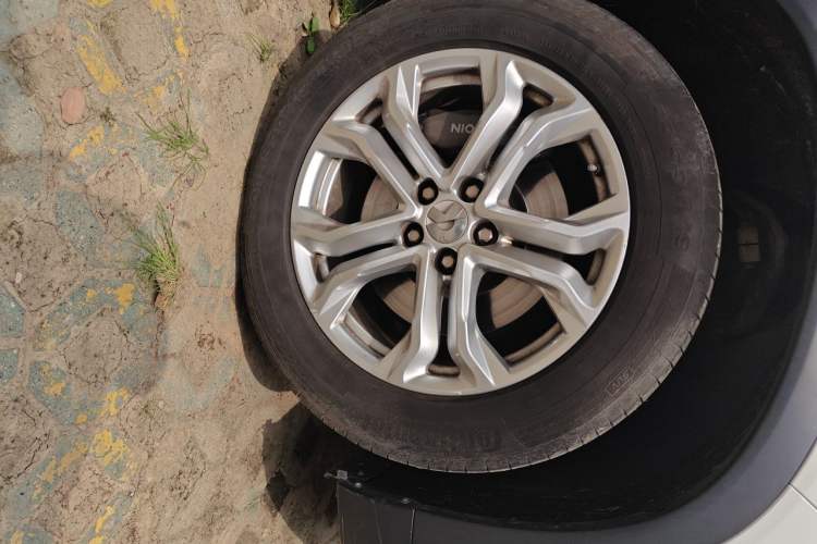 Used Nio ES8 2020 580 km Range Six-Seater Version Right Front Wheel Hub