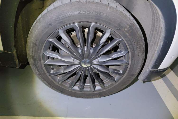 Used Nio ES8 2020 580 km Range Six-Seater Version Right Front Wheel Hub