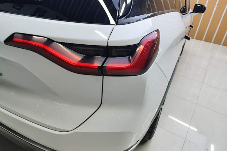 Used Nio ES8 2020 415 km Signature Edition 6-Seater Version Right Rear Taillight