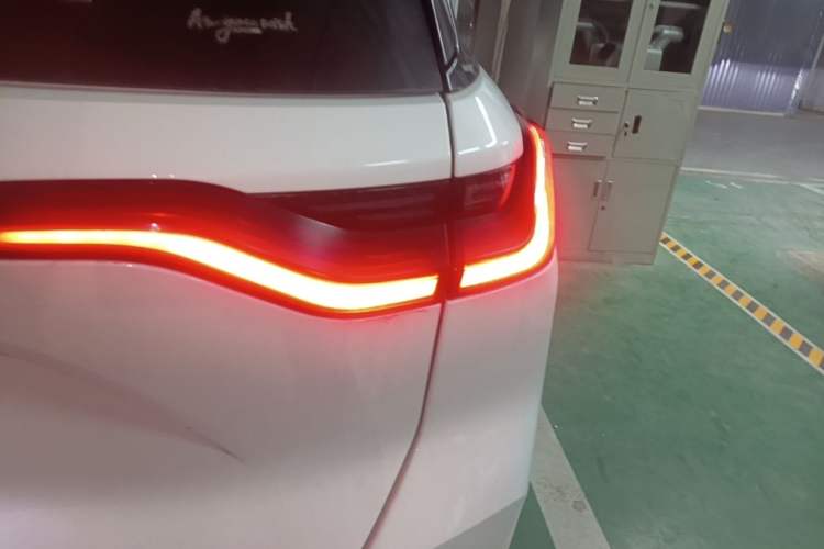 Used Nio ES8 2020 415 km Signature Edition 6-Seater Version Right Rear Taillight
