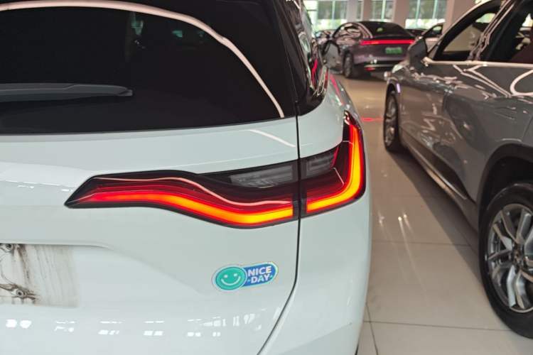 Used Nio ES8 2020 580 km Range 7-Seater Version Right Rear Taillight