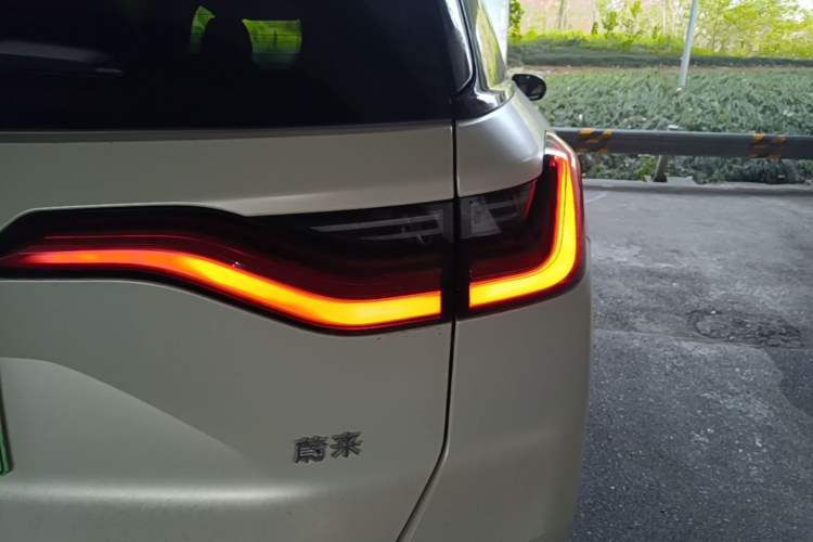 Used Nio ES8 2020 580 km Range Signature Edition Six-Seater Version Right Rear Taillight