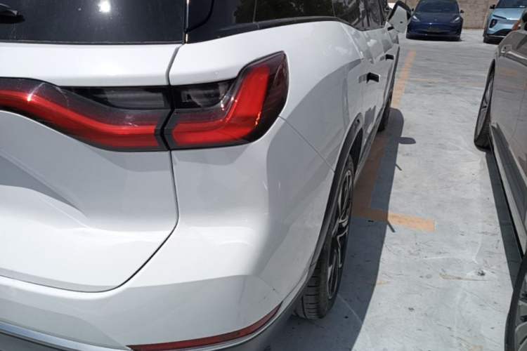 Used Nio ES8 2020 580 km Range Signature Edition Six-Seater Version Right Rear Taillight