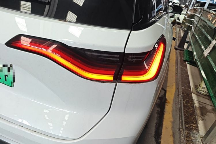 Used Nio ES8 2020 415 km Signature Edition 6-Seater Version Right Rear Taillight