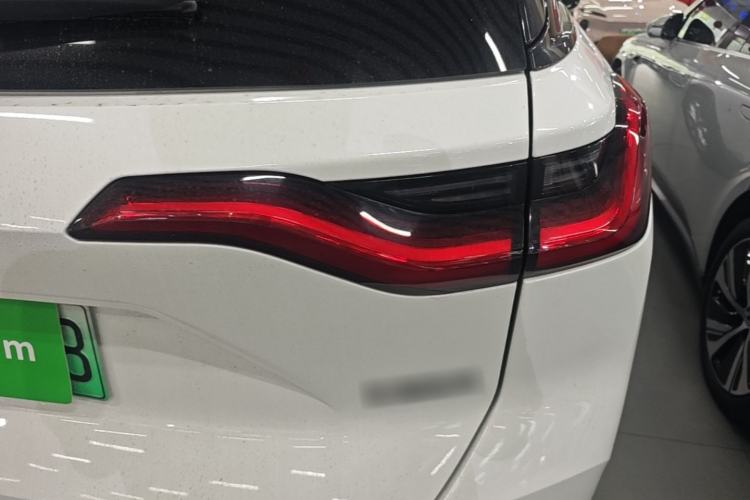 Used Nio ES8 2020 580 km Range 7-Seater Version Right Rear Taillight