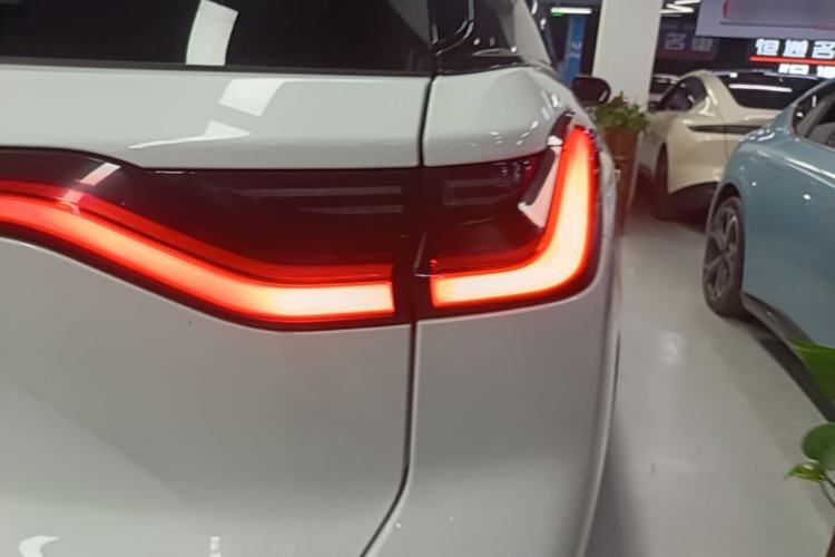Used Nio ES8 2020 580 km Range Six-Seater Version Right Rear Taillight