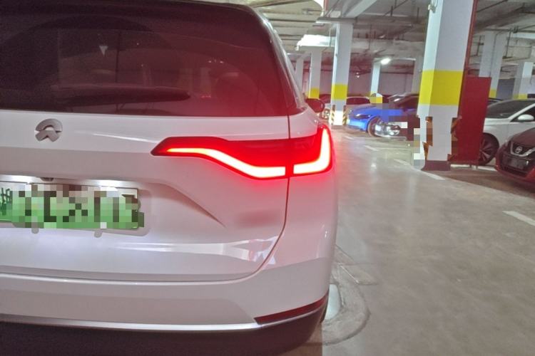 Used Nio ES8 2020 580 km Range Signature Edition Six-Seater Version Right Rear Taillight